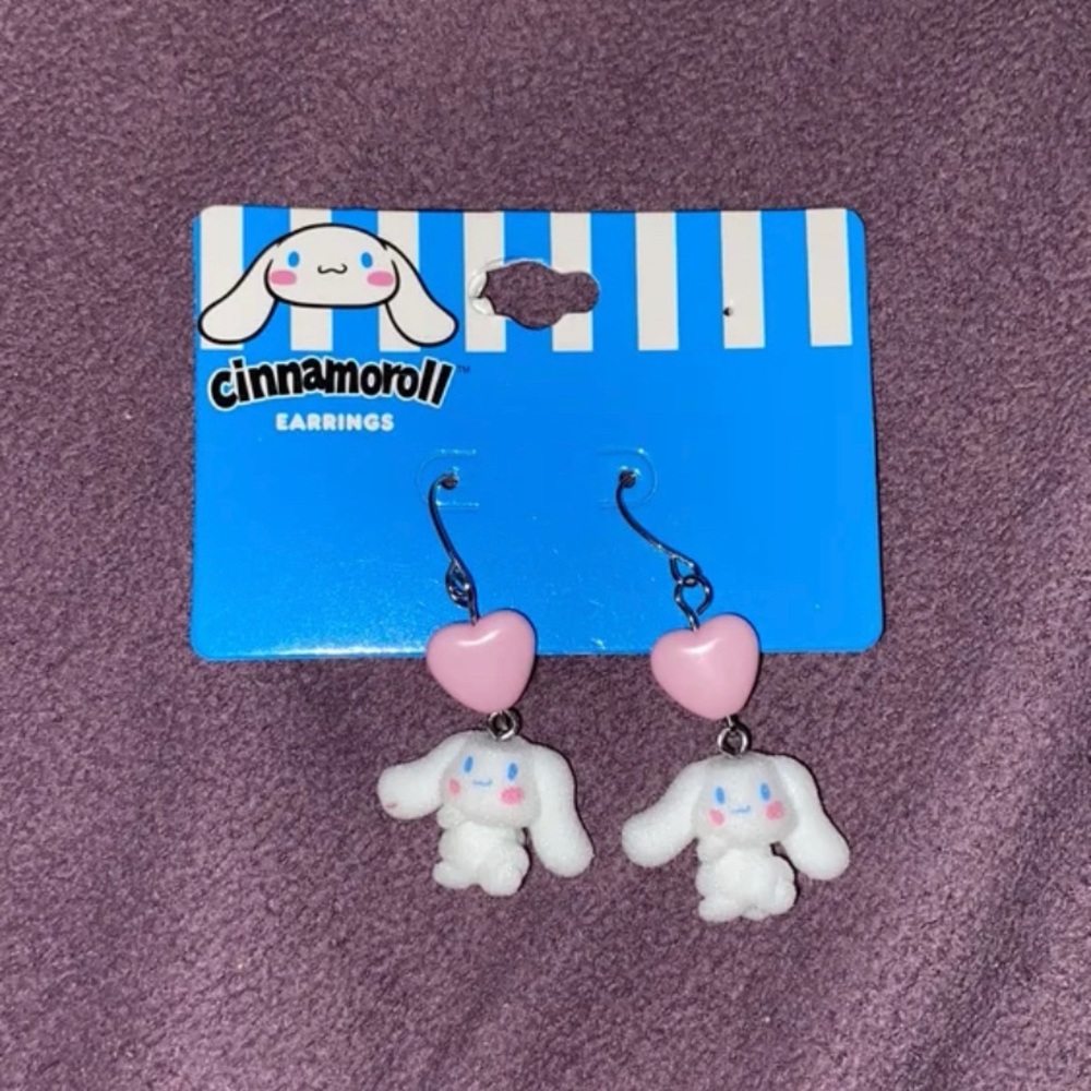 Cinnamoroll earrings